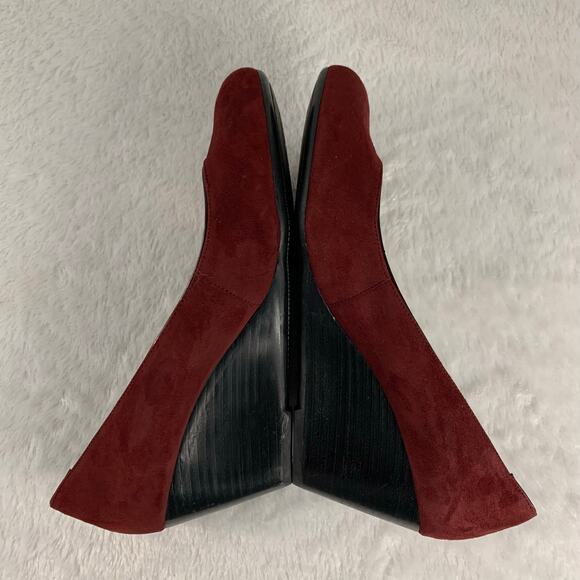 DKNYC Women's Bella Burgundy Suede Wedge Shoes Size 7.5 - Picture 6 of 8